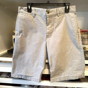 Old Navy Men's light Gray Flat Front Shorts